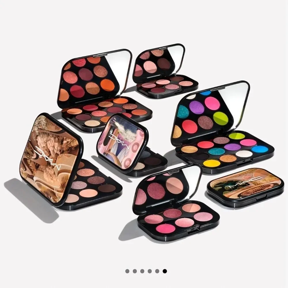 MAC Connect In Colour Eye Shadow Palette: Embedded in Burgundy